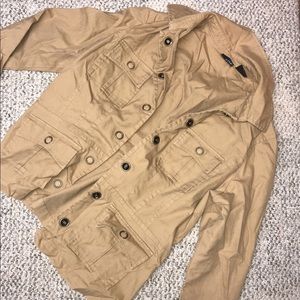Khaki jacket with cute buttons